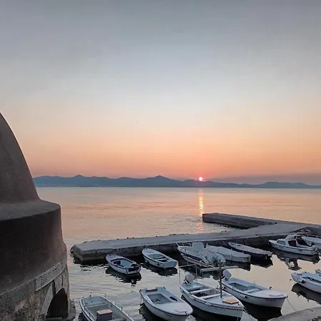Apartman Sandra -Private Parking And Garden Zadar Exterior photo