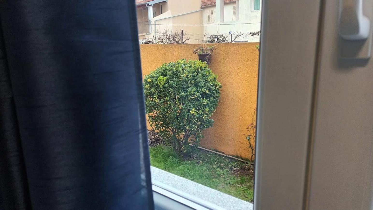 Sandra -private Parking And Garden Apartmán